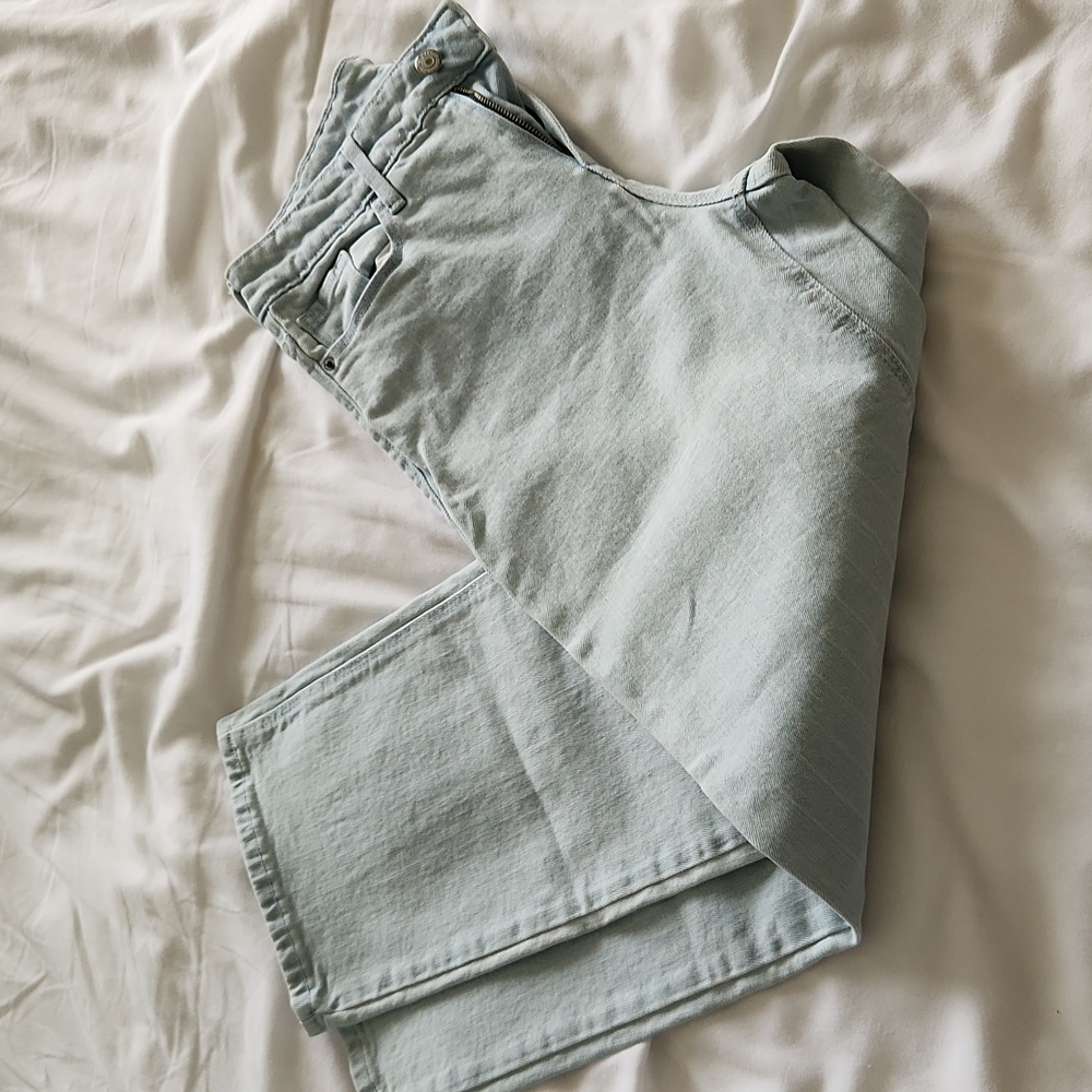 Wide leg, high rise, capri jeans